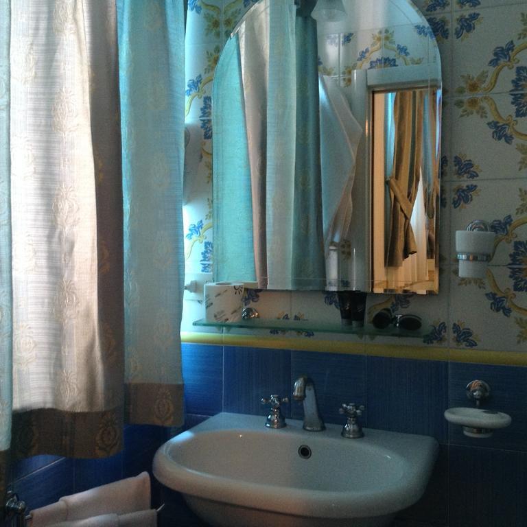 Doppel- oder Zweibettzimmer